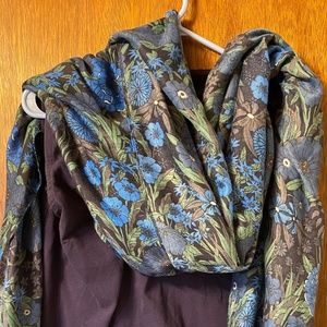 Hydrangea blanket scarf/wrap